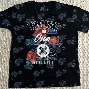 Vibes Trust No One w/floral print Tee XL